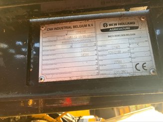 Moissonneuse batteuse New Holland CR 8.90 - 10