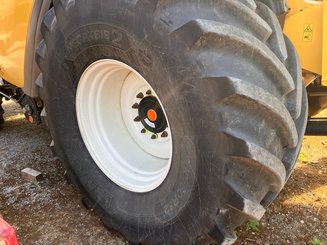 Moissonneuse batteuse New Holland CR 8.90 - 11