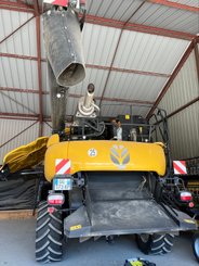 Moissonneuse batteuse New Holland CR 8.80 - 4