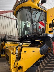 Moissonneuse batteuse New Holland CR 8.80 - 3