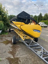Moissonneuse batteuse New Holland CR 8.80 - 4
