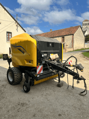Presse à balles rondes New Holland RB 125 - 2