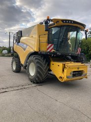Moissonneuse batteuse New Holland CR 8.80 - 3