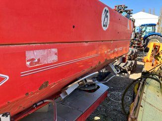 Distributeur d'engrais Kuhn AXERA MW 1102 - 2
