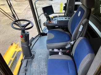 Moissonneuse batteuse New Holland CR7.90 - 11