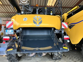 Moissonneuse batteuse New Holland CR7.90 - 3