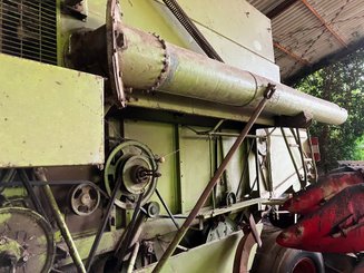 Moissonneuse batteuse Claas DOMINATOR 80 - 2