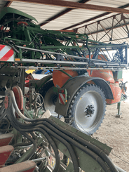 Pulvérisateur traîné Amazone UX 3200 - 6