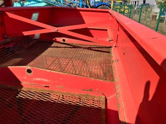 Distributeur d'engrais Kuhn AXERA MW 1102 - 6