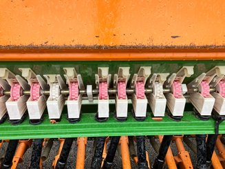 Combiné de semis Amazone KE 402 - 7