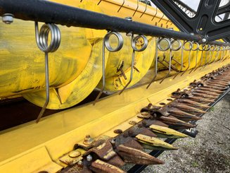 Moissonneuse batteuse New Holland CR 8.90 - 16