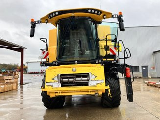 Moissonneuse batteuse New Holland CR7.90 - 2