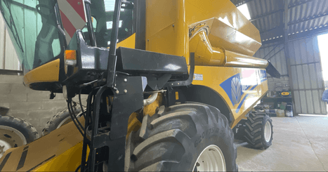 Moissonneuse batteuse New Holland TC 5060 - 2