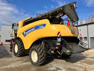 Moissonneuse batteuse New Holland CR 8.90 - 3