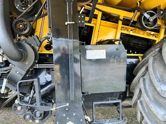 Moissonneuse batteuse New Holland CR7.90 - 9