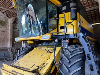 Moissonneuse batteuse New Holland CSX 7080 - 5