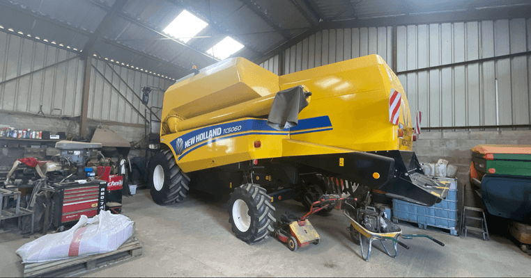 Moissonneuse batteuse New Holland TC 5060 - 1