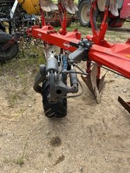 Charrue Kuhn Varimaster 152 6 NSH - 5