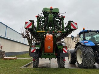 Pulvérisateur traîné Amazone UX 3200 - 6