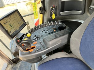 Moissonneuse batteuse New Holland CR 8.90 - 7