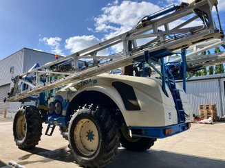 Pulvérisateur automoteur Matrot Maestria 15 36m - 1