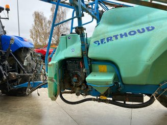 Pulvérisateur traîné Berthoud Tracker 3234 28m - 6