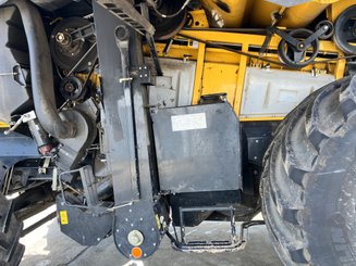 Moissonneuse batteuse New Holland CR 8.90 - 9