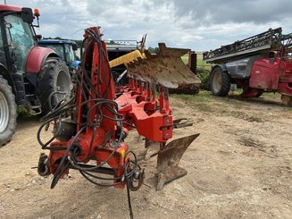 Charrue Kuhn Varimaster 152 6 NSH - 2