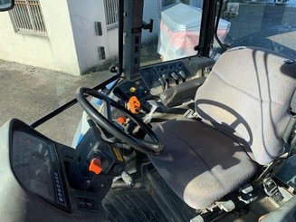Tracteur agricole New Holland TM 155 - 4