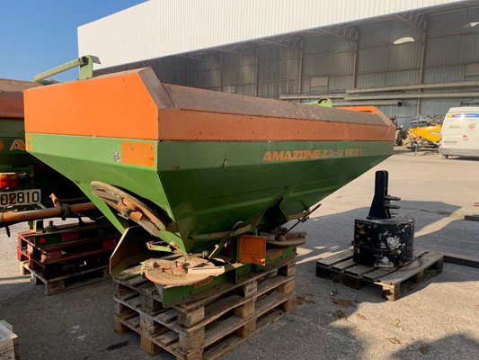 Distributeur d'engrais Amazone ZAU 1801 - 1