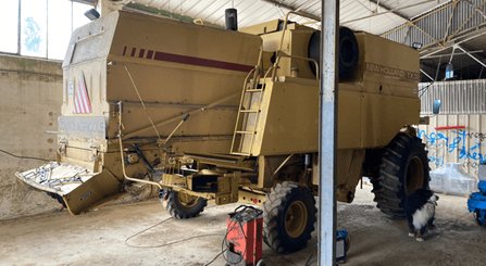Moissonneuse batteuse New Holland TX 32 - 4