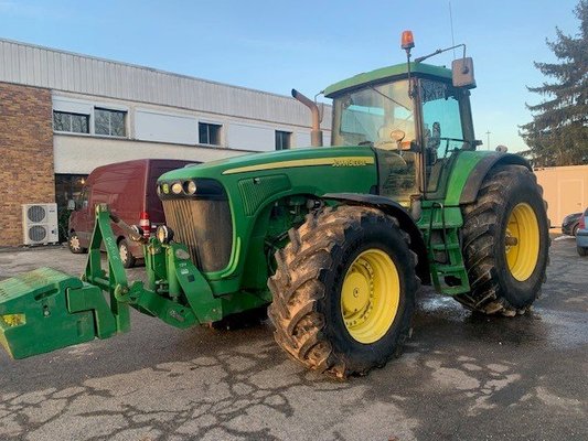 Tracteur agricole John Deere 8220 - 1