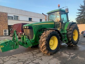 Tracteur agricole John Deere 8220 - 1