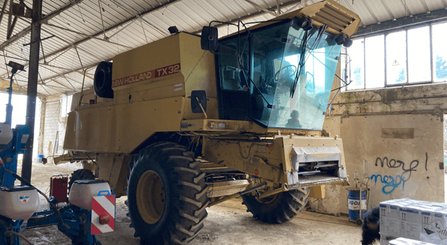 Moissonneuse batteuse New Holland TX 32 - 5