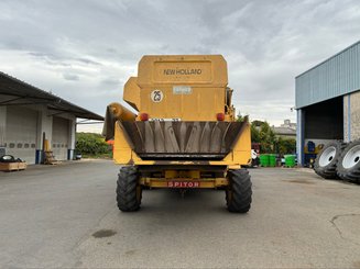 Moissonneuse batteuse New Holland TC 56 - 6