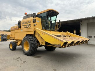 Moissonneuse batteuse New Holland TC 56 - 3