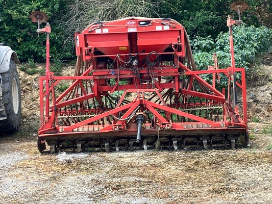 Semoir en ligne conventionnel Kuhn VENTA AL402 - 1
