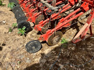 Semoir en ligne conventionnel Kuhn VENTA AL402 - 5