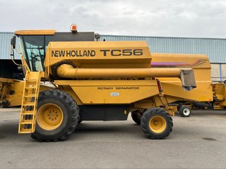 Moissonneuse batteuse New Holland TC 56 - 1